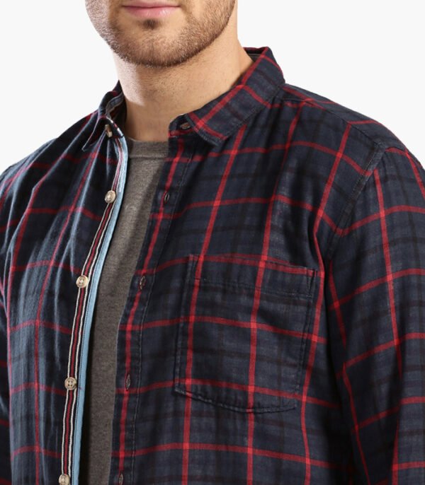 Men-Navy-Red-Checked-Slim-Fit-Casual-Shirt-5